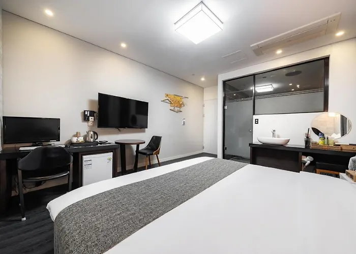 Hotel Seattle B