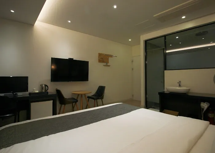 Seattle B Hotel 3*